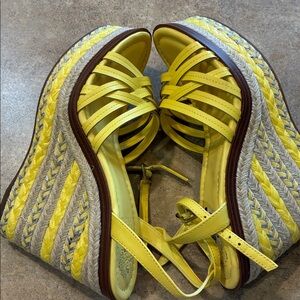 VINCE CAMUTO Yellow Strappy Woven Espadrille Wedge Sandals Sz 7.5M
